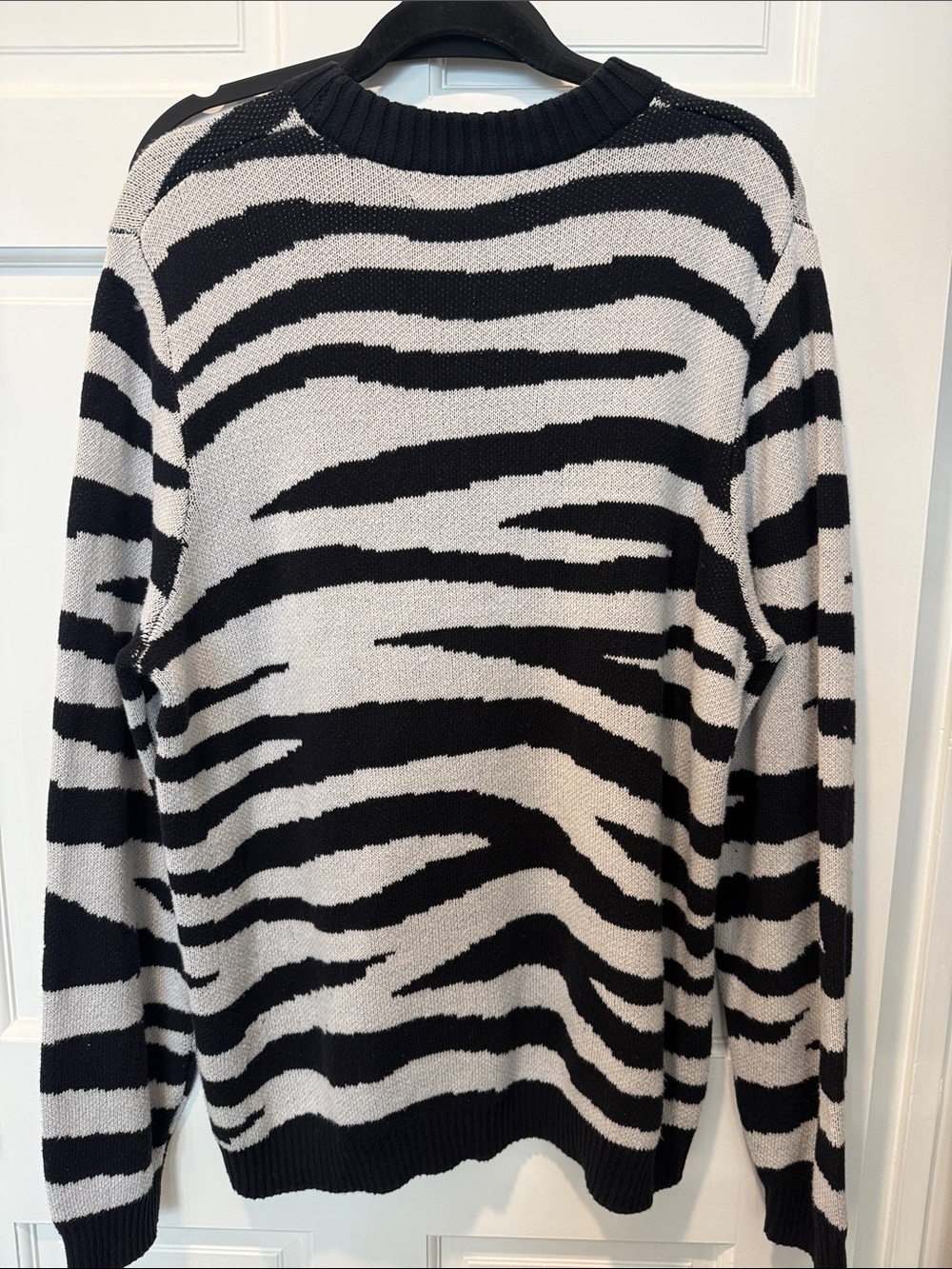 INC Zebra Print Crew Neck Sweater XL - Picture 2 of 4